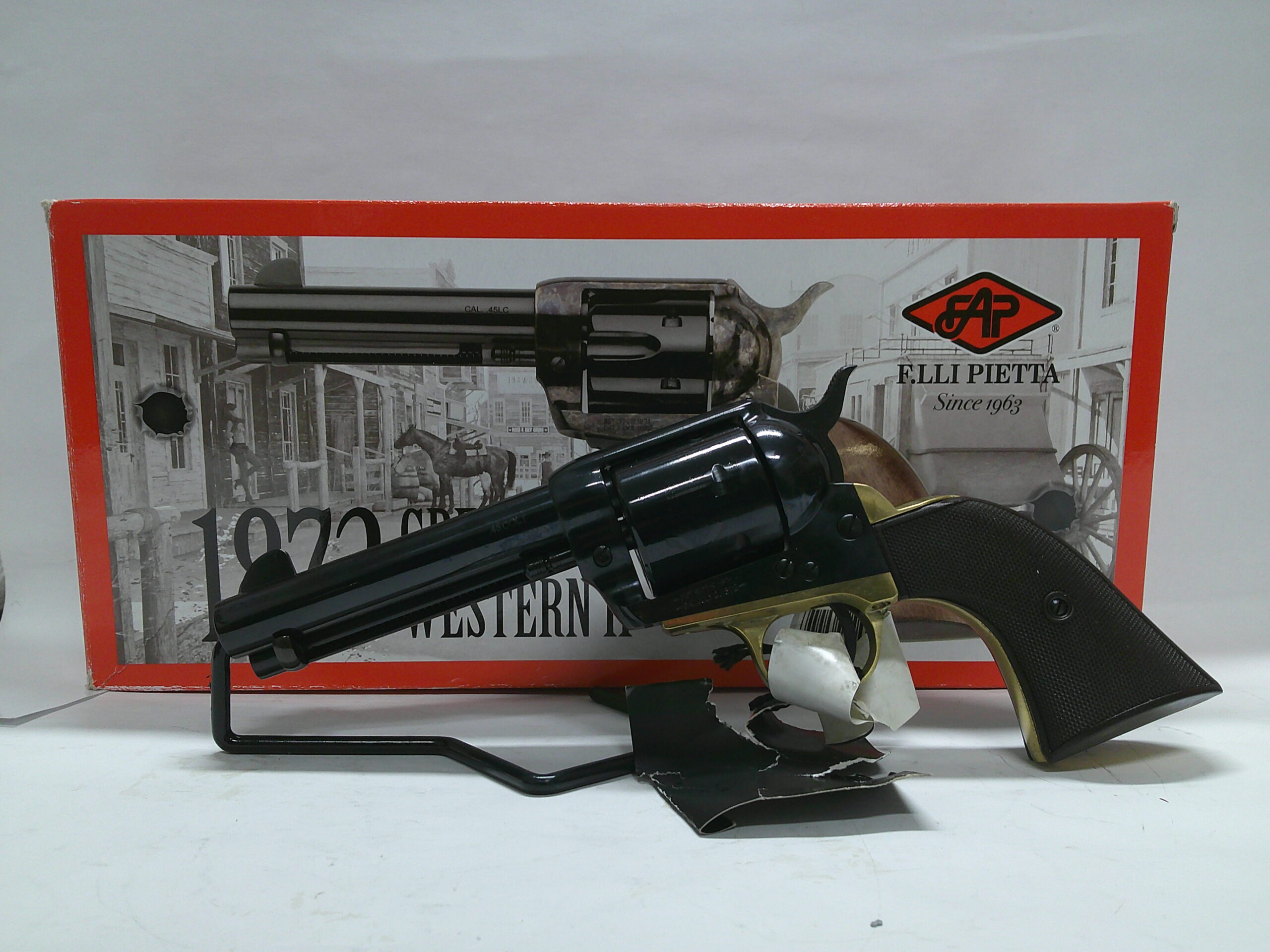 DE 1873 GEN II SINGLE ACTION REV. 4.75" BRASS BACKSTRAP & TRIGGERGUARD, CHECKERED 2-PIECE BROWN GRIP
