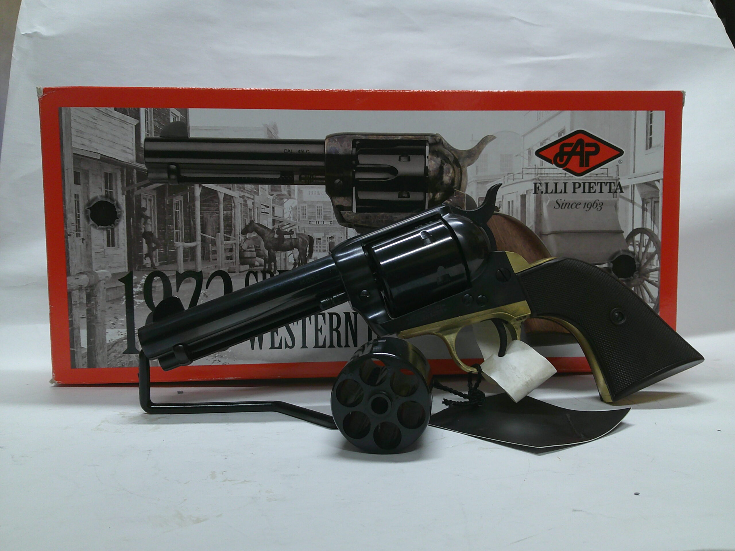 DE 1873 GEN II SINGLE ACTION REV SA 4.75" BRASS BACKSTRAP & TRIGGERGUARD, CHECKERED 2 PIECE BROWN GRIP